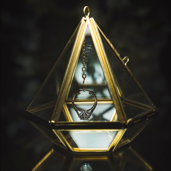 Gold Diamond Shape Ring Holder - Picture 2 of 2